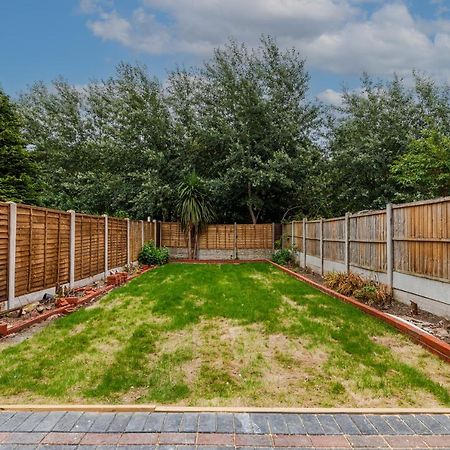 Walsall - 4 Bedroom House, Wi-Fi, Garden , Sleeps 8 - Jrr Stays Bescot Exterior photo